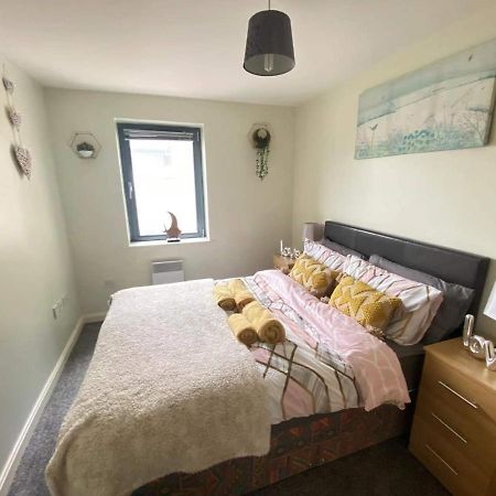 Lovely 2-Bedrooms Apartment Step To The Beach スウォンジー エクステリア 写真