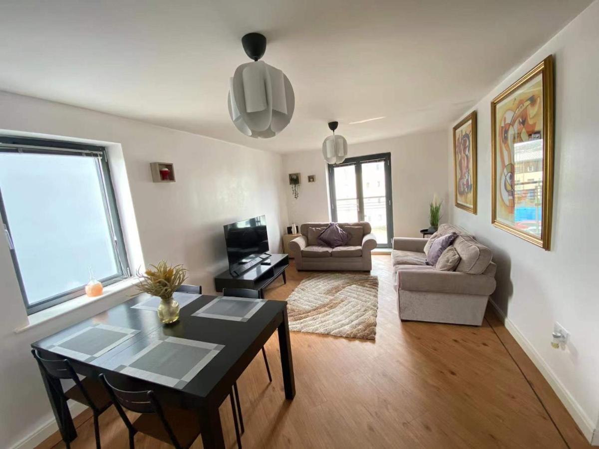 Lovely 2-Bedrooms Apartment Step To The Beach スウォンジー エクステリア 写真