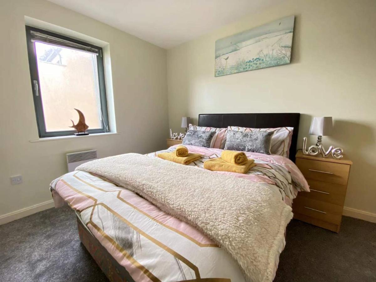 Lovely 2-Bedrooms Apartment Step To The Beach スウォンジー エクステリア 写真