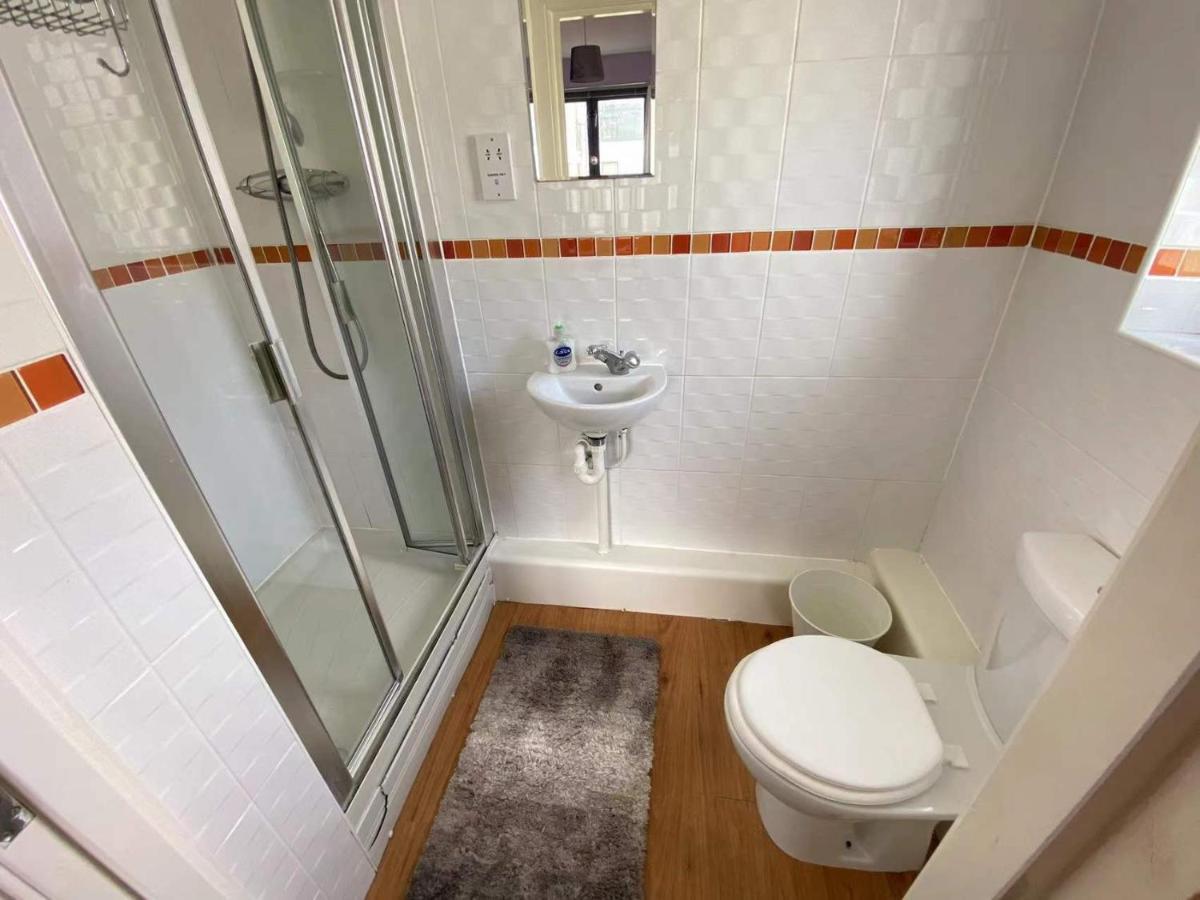 Lovely 2-Bedrooms Apartment Step To The Beach スウォンジー エクステリア 写真