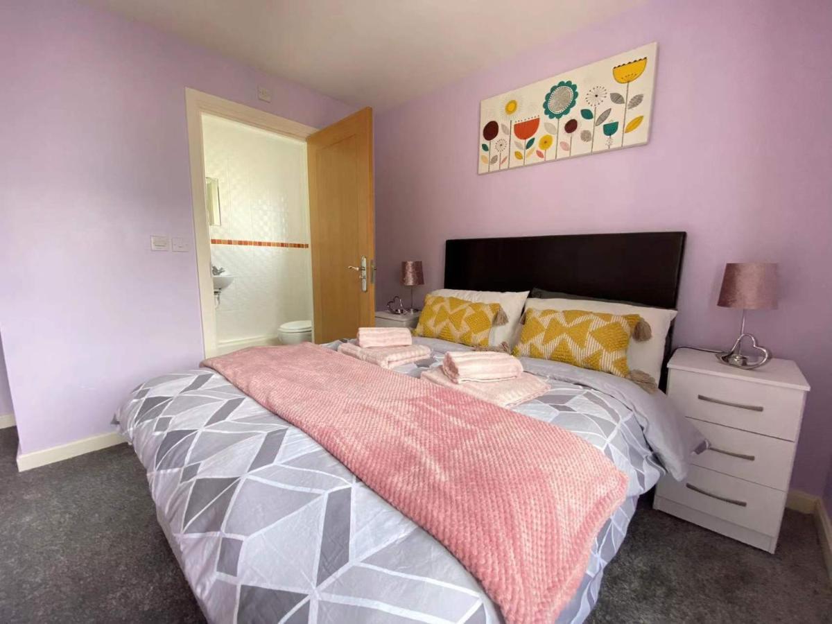 Lovely 2-Bedrooms Apartment Step To The Beach スウォンジー エクステリア 写真