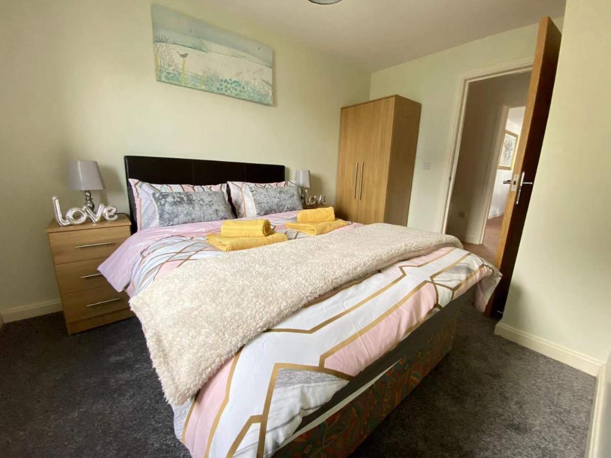 Lovely 2-Bedrooms Apartment Step To The Beach スウォンジー エクステリア 写真