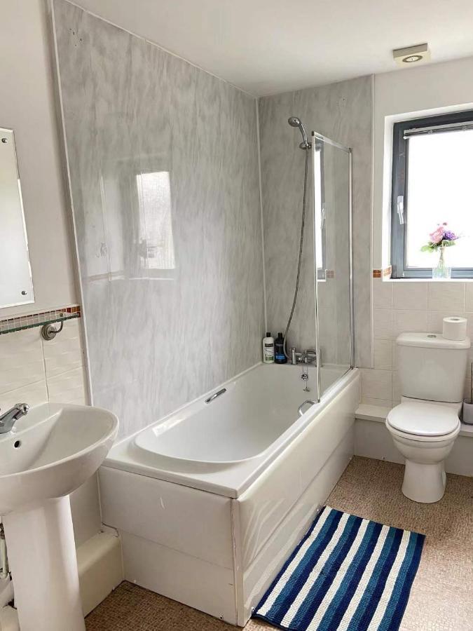 Lovely 2-Bedrooms Apartment Step To The Beach スウォンジー エクステリア 写真