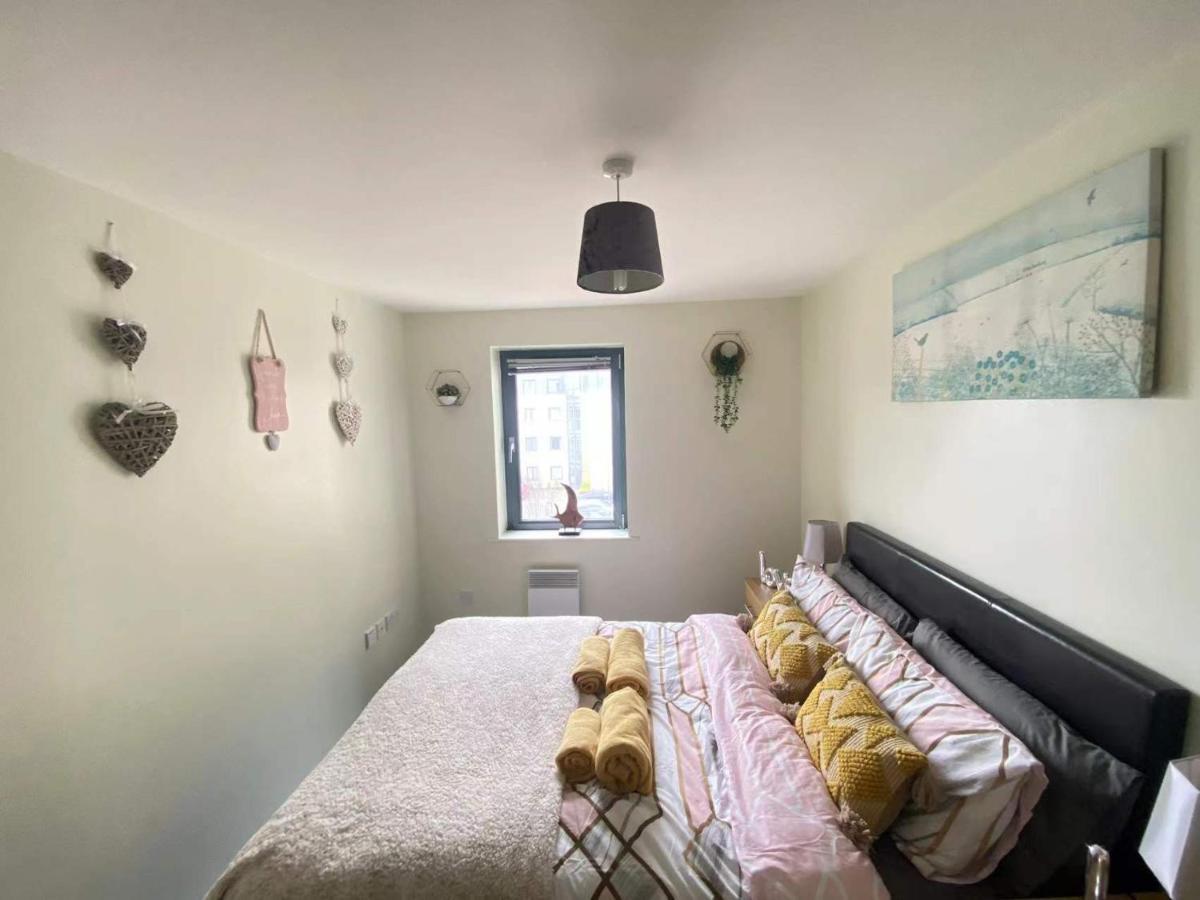 Lovely 2-Bedrooms Apartment Step To The Beach スウォンジー エクステリア 写真