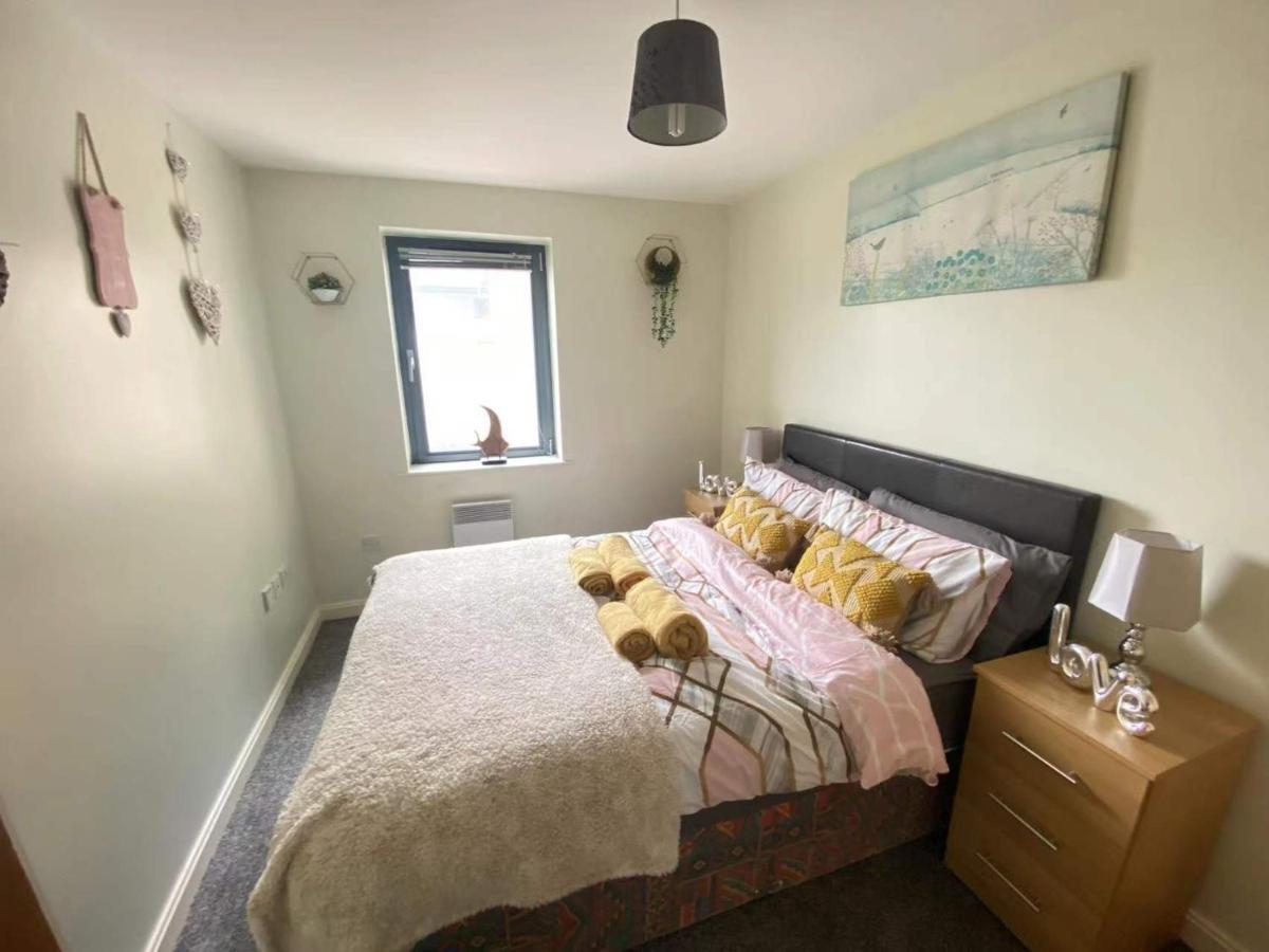 Lovely 2-Bedrooms Apartment Step To The Beach スウォンジー エクステリア 写真